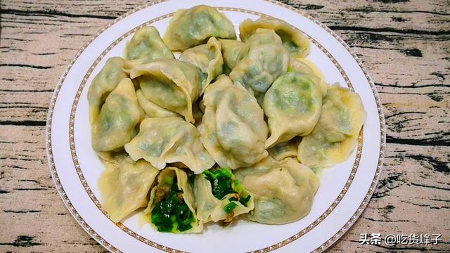 怎么调韭菜饺子馅更好吃（调韭菜饺子馅时）(2)