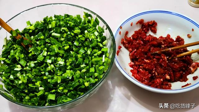 怎么调韭菜饺子馅更好吃（调韭菜饺子馅时）(3)