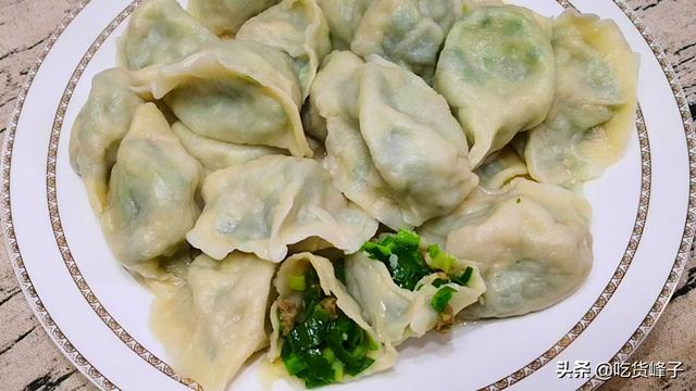 怎么调韭菜饺子馅更好吃（调韭菜饺子馅时）(9)