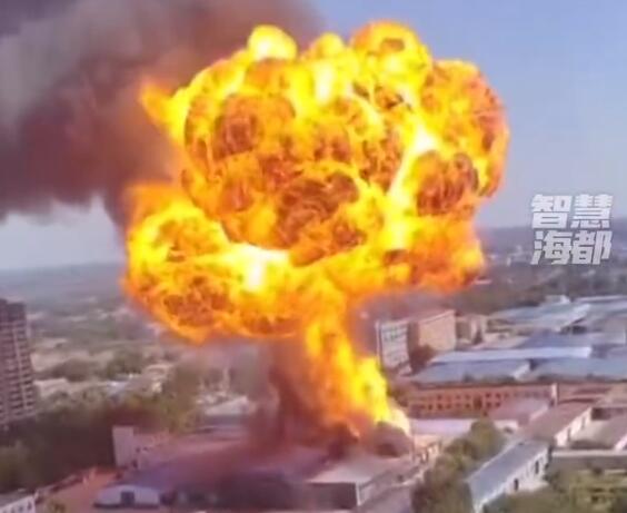河北一工厂爆燃 火光燃成蘑菇云 目击者：很强烈的一声爆炸声