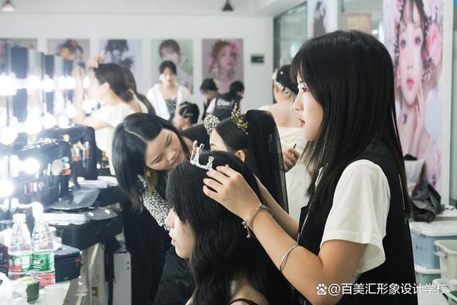女生什么年纪学化妆好一点