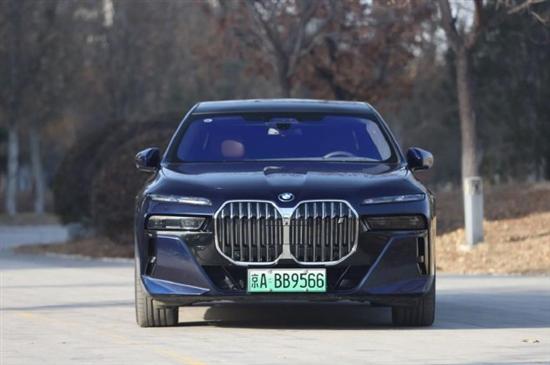 如何提升数字化体验？BMW i7给出答案