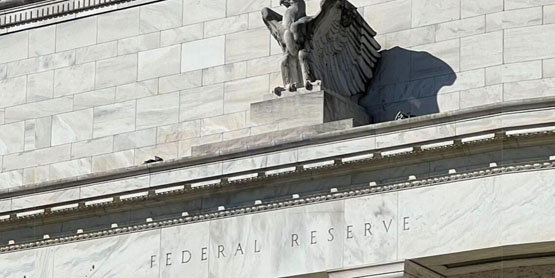 美国Fed政策大转弯解读：银行涉足加密货币免再报备(联邦政府美国)