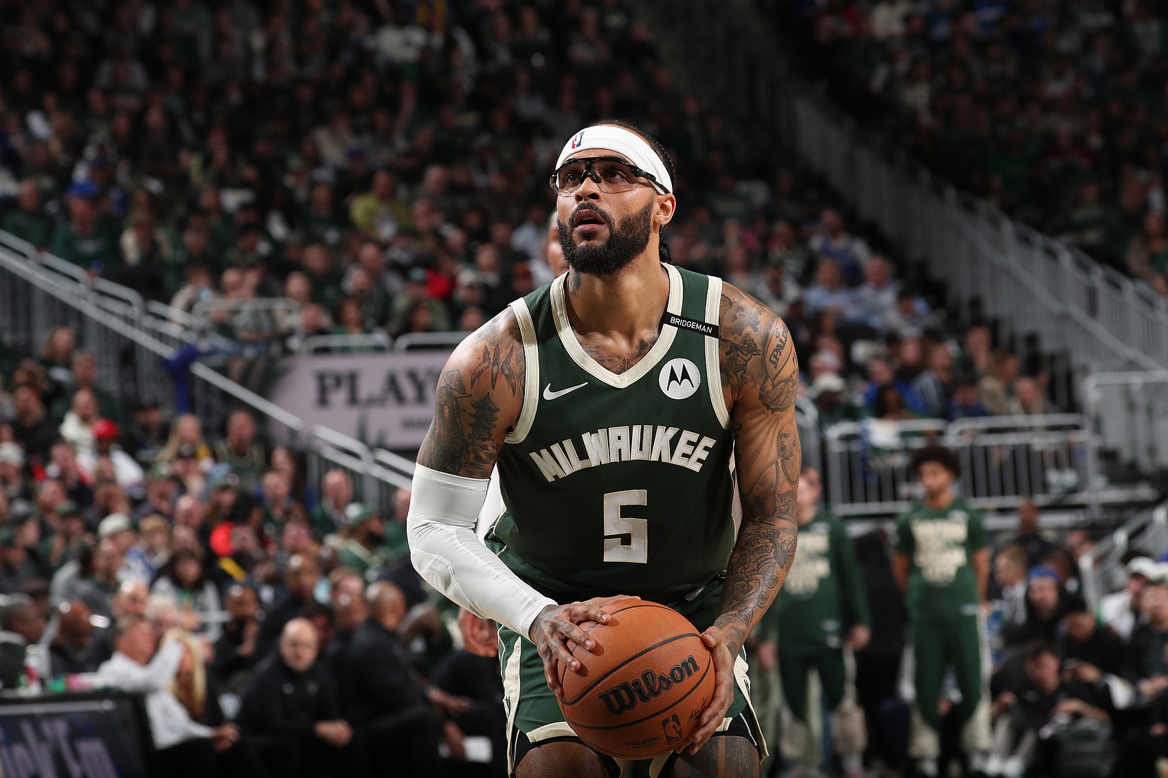 成也败也！特伦特8记三分轰33+5+5断 加时4记三分但连续关键失误