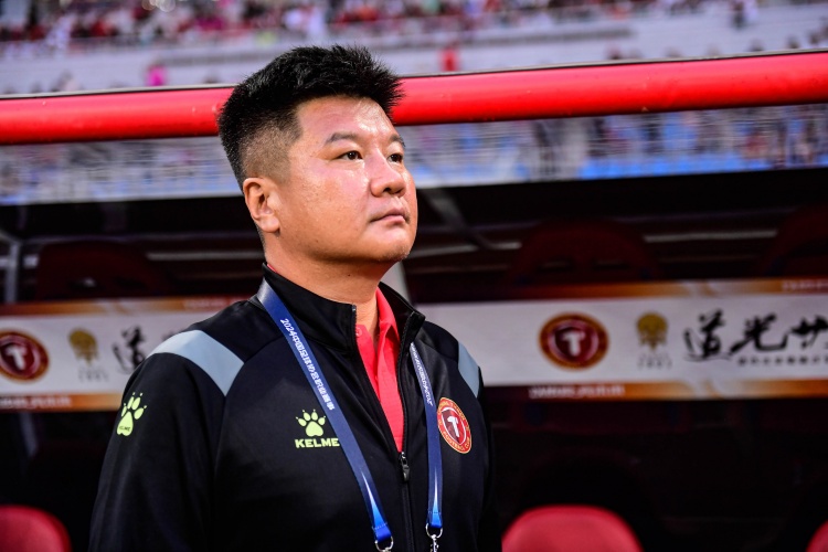 李璇谈辽宁铁人：中甲才9轮就有人喊李金羽下课，就这么没耐心？