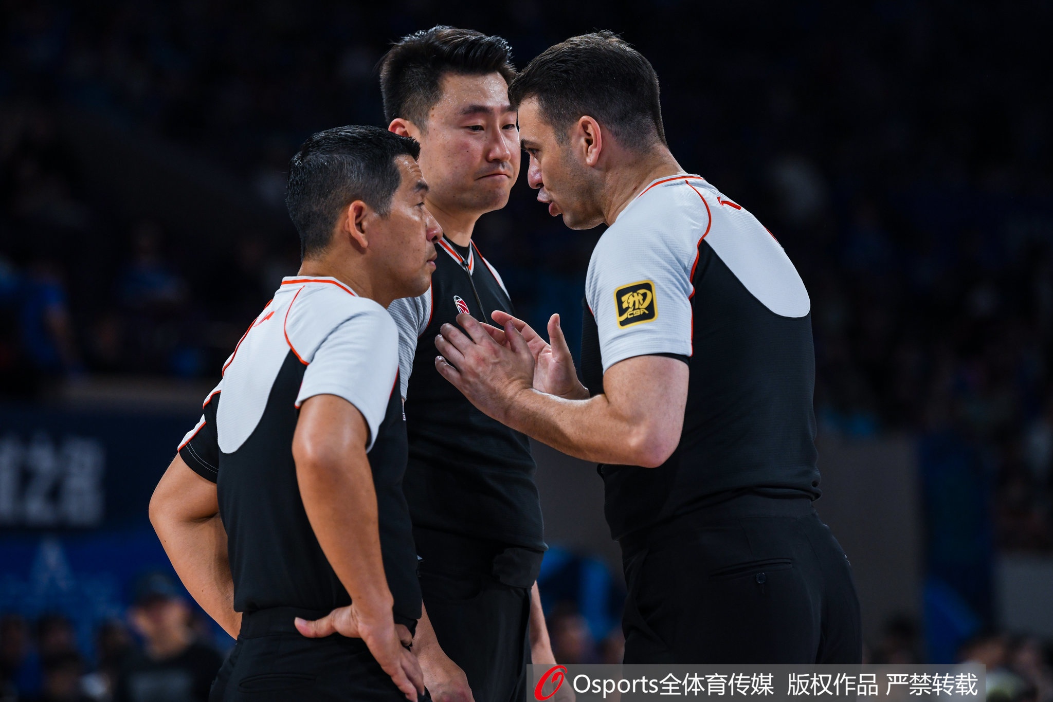 直播吧：CBA总决赛G6无中方裁判 韩国裁判已到北京&大赛经验丰富