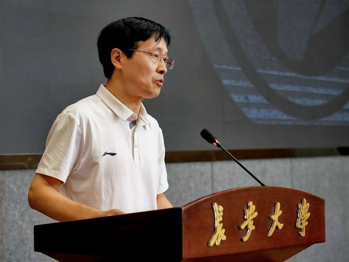 陕西联合进校园活动长安大学站——职业足球俱乐部交流论坛