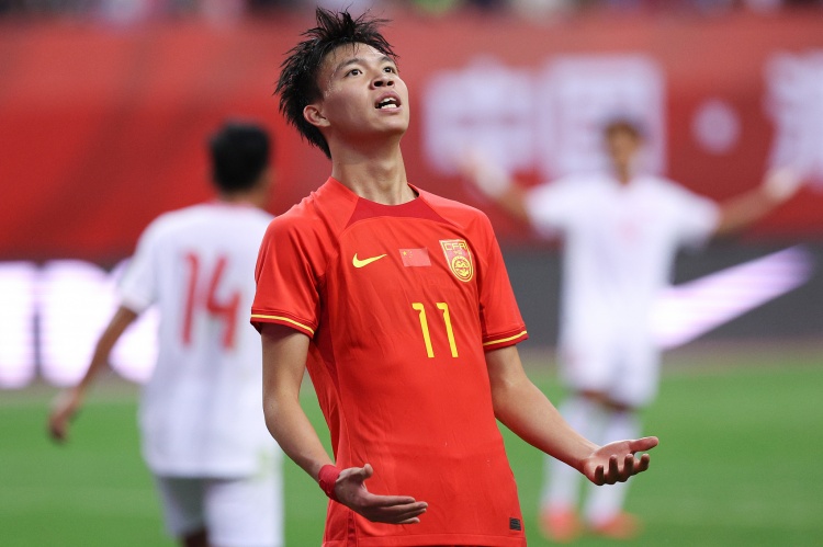 鲁媒：国足客场决战印尼要过三道难关，进球、心态、魔鬼主场