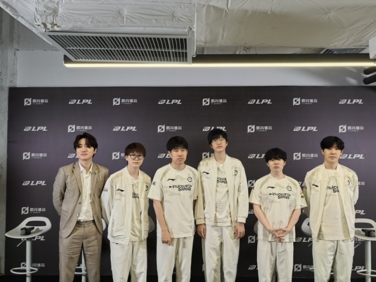 iG赛后群访 Rookie：中野辅节奏不论输赢都有打的更好的空间