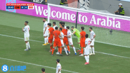 在干嘛呢？！谢文能10分钟内连续2次角球全部直接开出底线！！