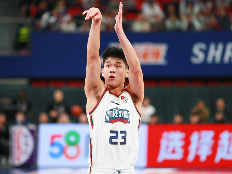 直播吧：林葳结束独行侠试训 投篮是当日试训球员第二！