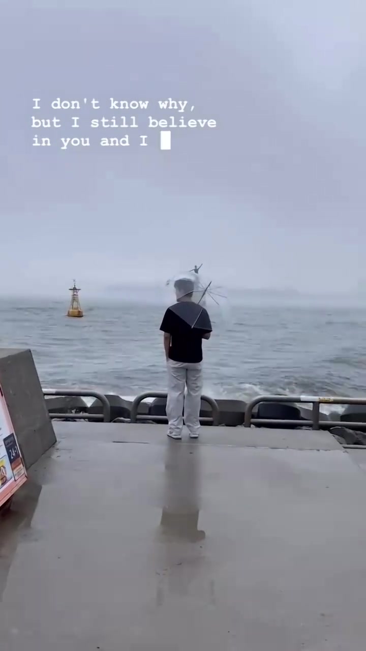EMO了？Gumayusi分享歌词：希望有一天你会回到我身边