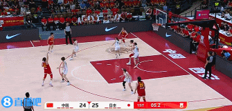 快准狠！王佳琦不动如山鬼手抢断 上篮压哨命中疾如烈风