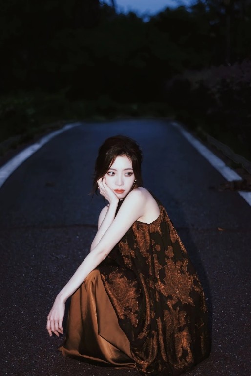 主持希然晒照配乐《如果当时》：把风藏进歌里