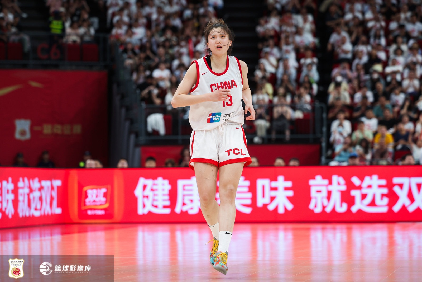 又美又能打！翟若云替补15分钟 5中3&三分3中2贡献11分2断1帽！