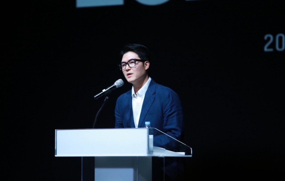 T1 COO：跟Zeus谈续约时给四年长约和很高且一定能达成的分红预期，但后续经纪公司直接失联