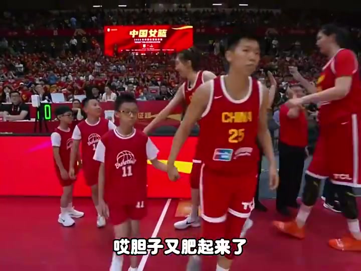 杨毅谈李梦无缘亚洲杯：骂宫指导的人对李梦状态和宫指导一无所知