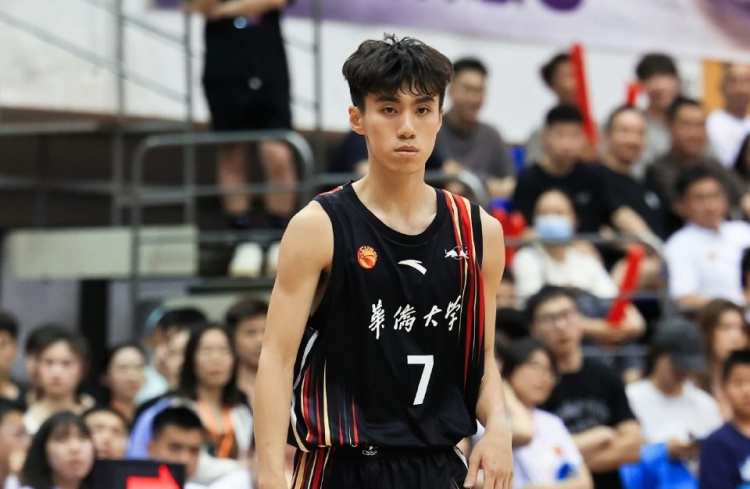麦穗丰：叶润峰真的太神奇了 无论华侨是否捧杯 他都已经成功了