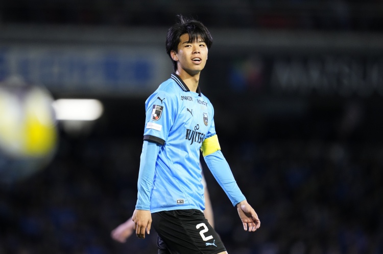 BBC：20岁日本国脚高井幸大下月抵达热刺，将直接进入一线队