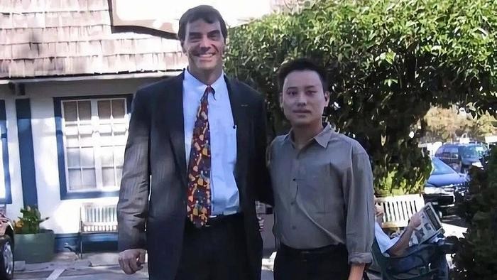 泡泡玛特天使投资人麦刚的“启蒙者”，硅谷风投之父Tim Draper如何押注比特币和下一个时代