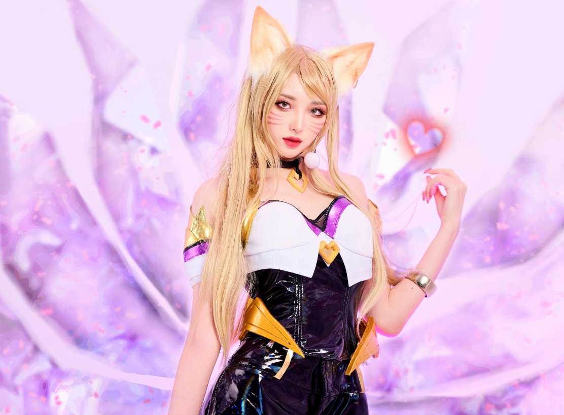 美女Coser Mmeong晒K/DA 阿狸cos：黑丝大长腿~