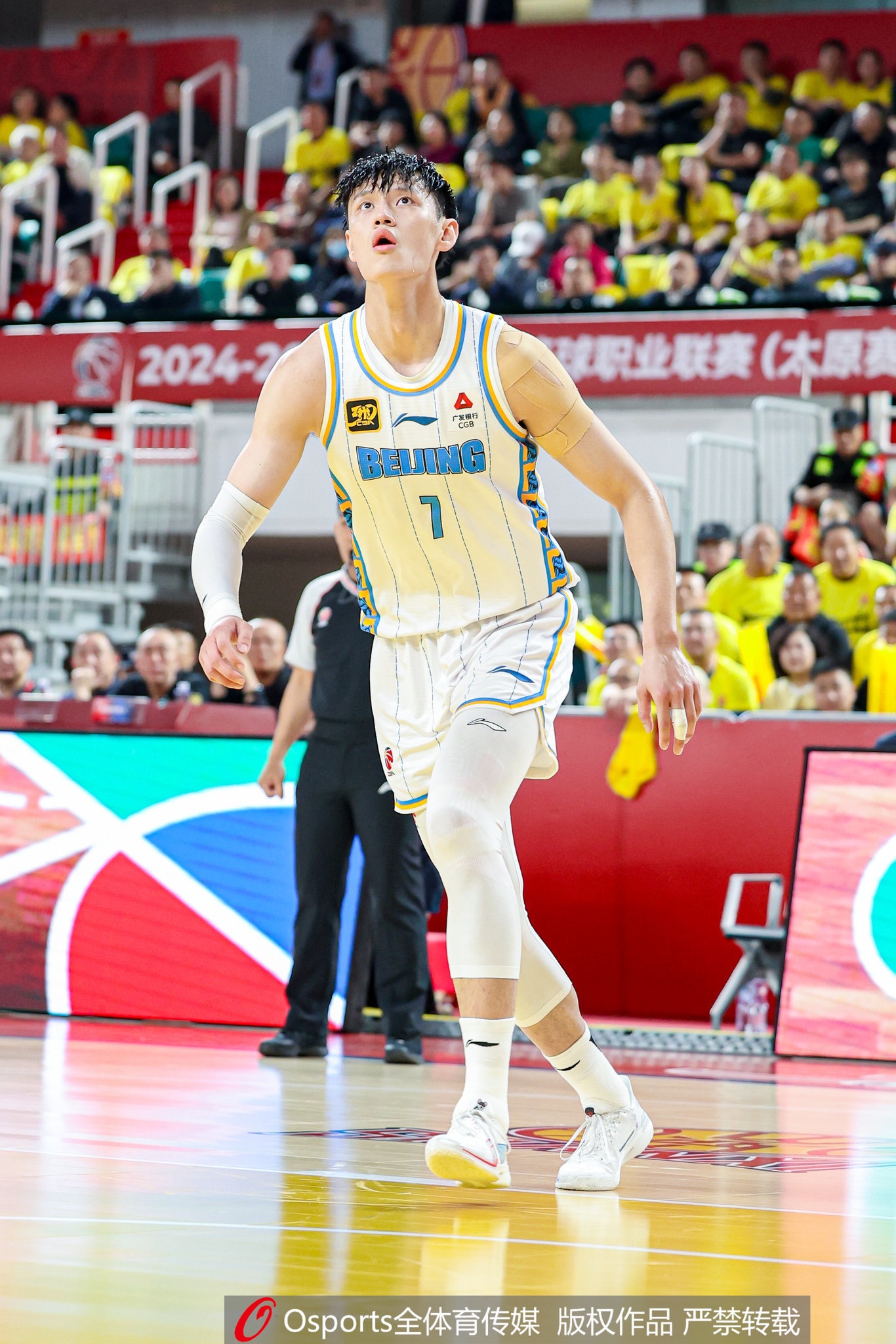 直播吧：曾凡博冲击NBA一事暂无确定消息 他仍在寻找NBA发展机会