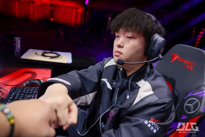BLG发布战胜GAM返图：拿下首场胜利 养精蓄锐备 战明天的比赛！