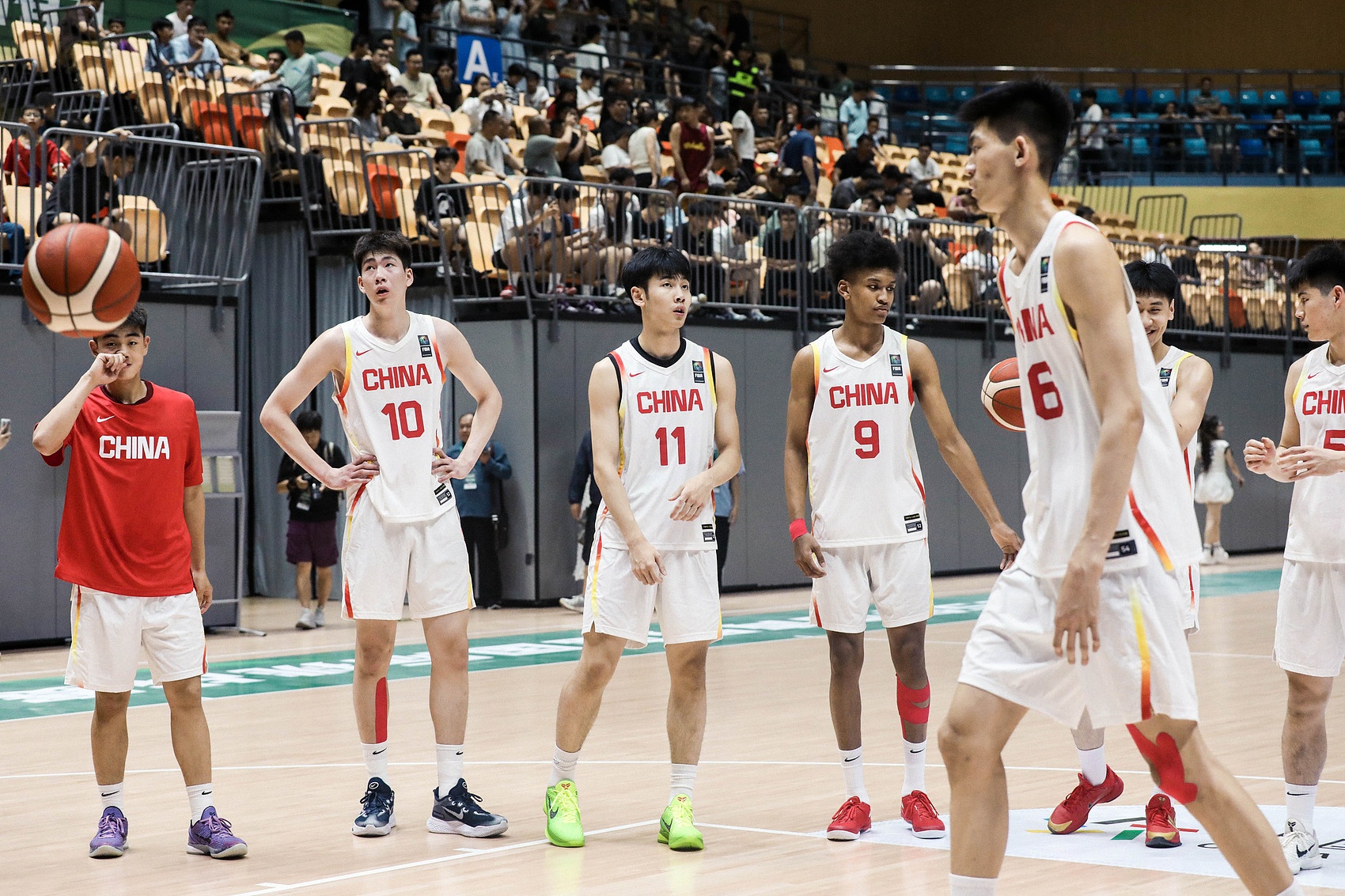 媒体人：国青主帅没人能干超过3年 感觉都是来国青刷经验的
