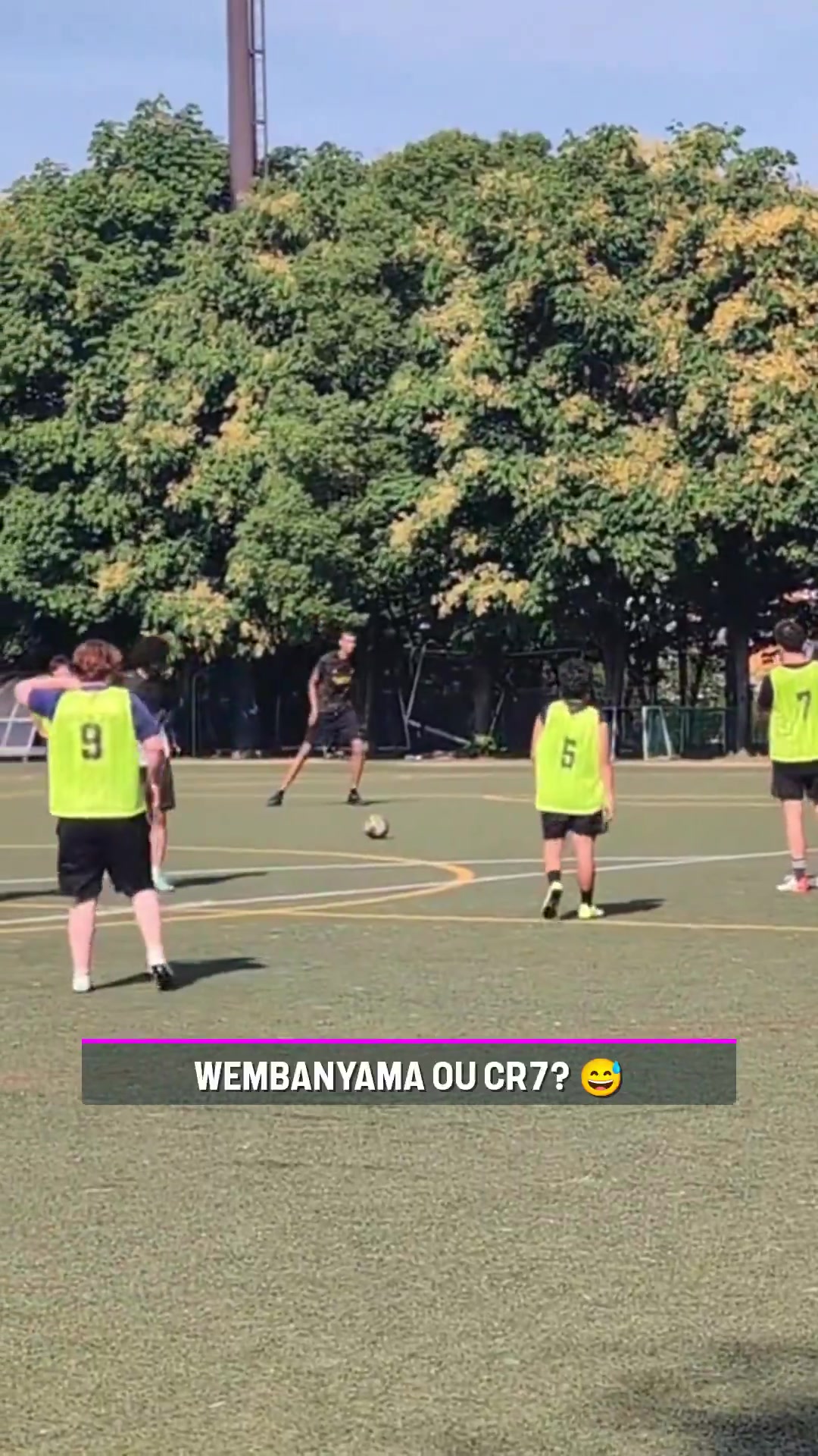 文纳尔多Siuuuu！文班亚马野球场模仿C罗任意球破门+Siuuuu庆祝