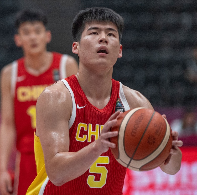 难阻失利！陈家政10投6中&罚球5中4 得到19分4板