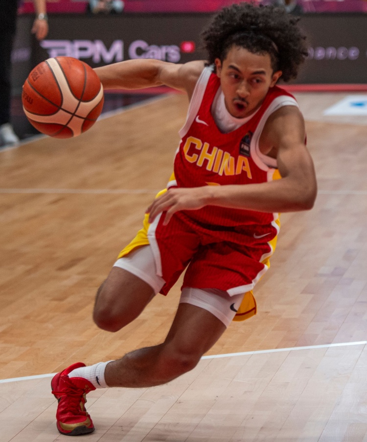 进攻效率太低！朱正16中5&三分4中0拿到11分4板7助2断