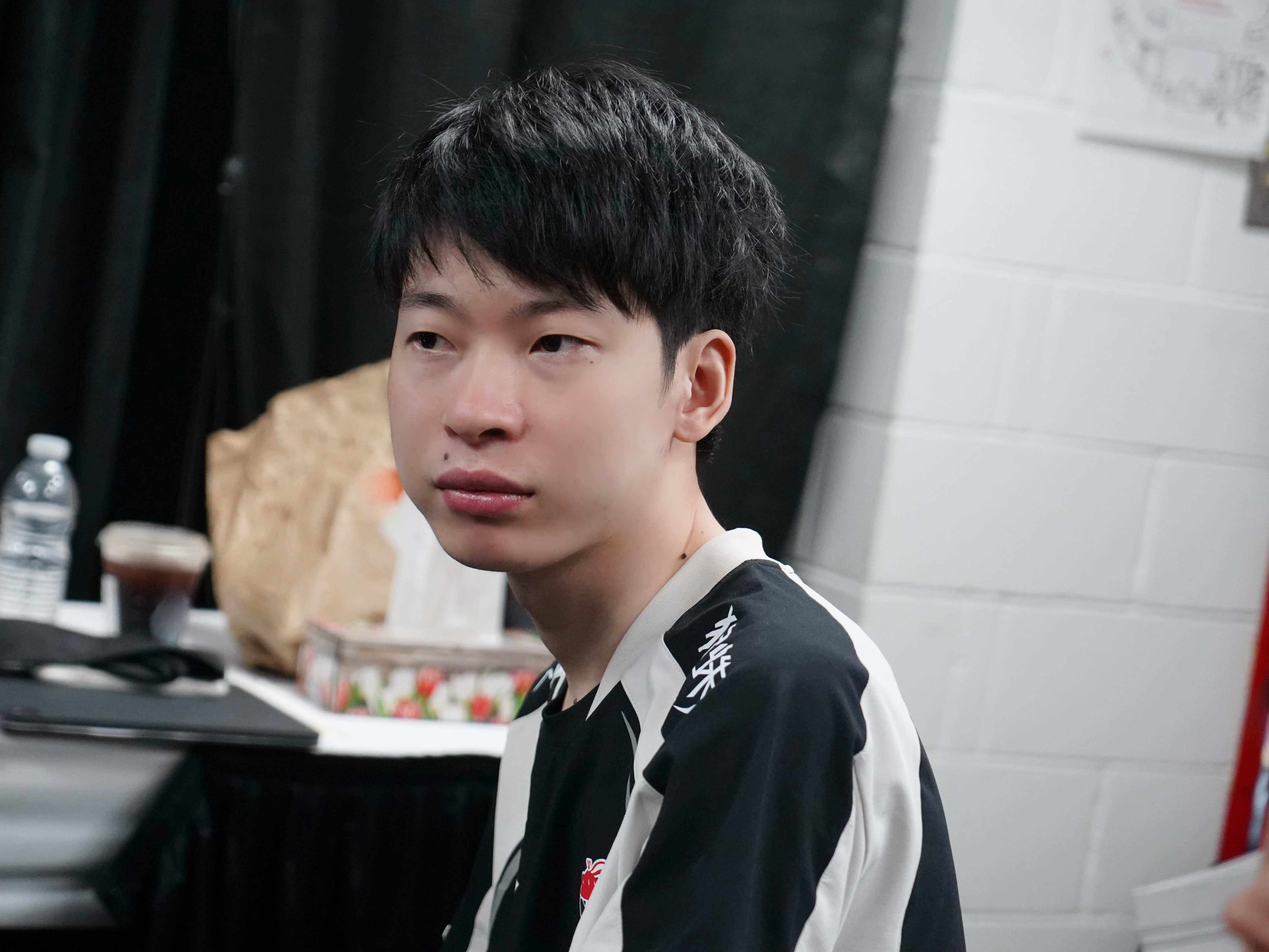 积分王修炼归来！对线不再被压 卡莎单切尺帝 数据7-2-8！