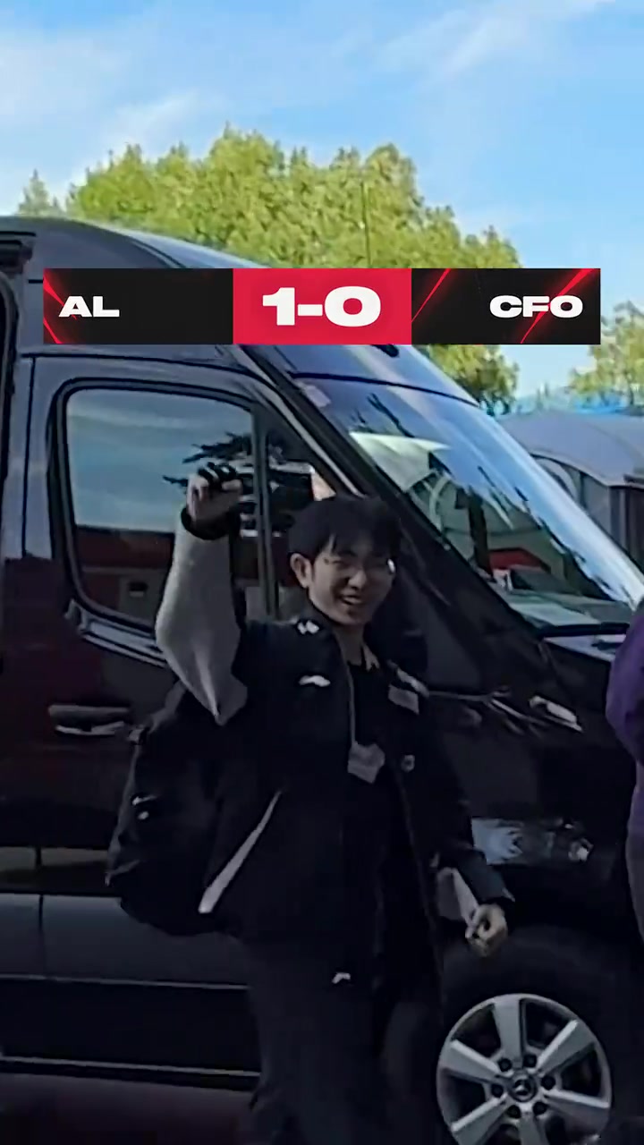 LOL官方发布AL CFO进场踢足球小游戏：高手对决