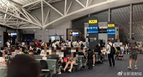 飞上海航班在滑翔阶段返回航站楼！机型为波音787-9  吉祥航空紧急通报