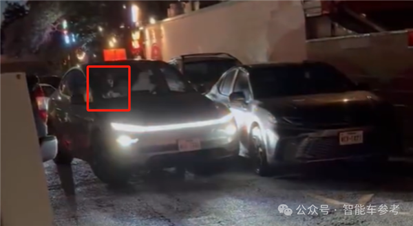 特斯拉撞了不影响！李彦宏调头：萝卜快跑要全面纯视觉