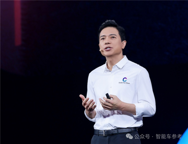 特斯拉撞了不影响！李彦宏调头：萝卜快跑要全面纯视觉
