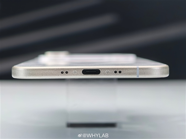 iPhone 17 Air最新机模上手：苹果史上最薄手机 无SIM卡槽