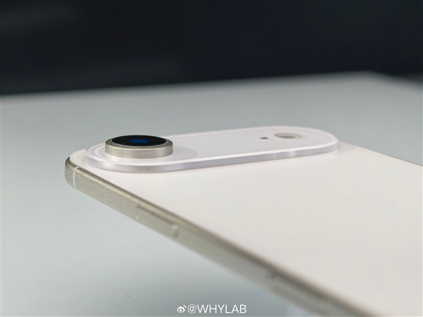 iPhone 17 Air最新机模上手：苹果史上最薄手机 无SIM卡槽