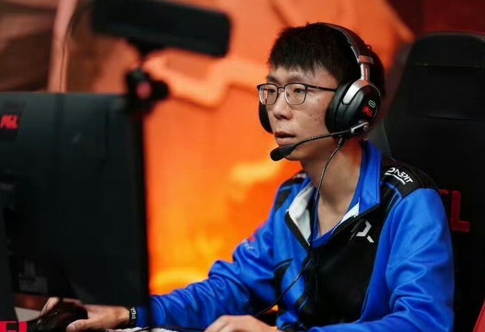 Dy：lou一直都对职业很努力的啊，只不过一直没有合适的队伍