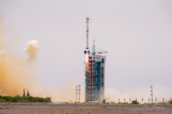 美国商业卫星偷拍中国实践26号卫星：惊人分辨率1.9厘米！