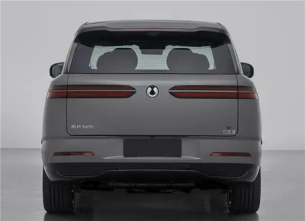 预计售价40万级：腾势N8L无伪实车曝光：定位为插电混动大型SUV
