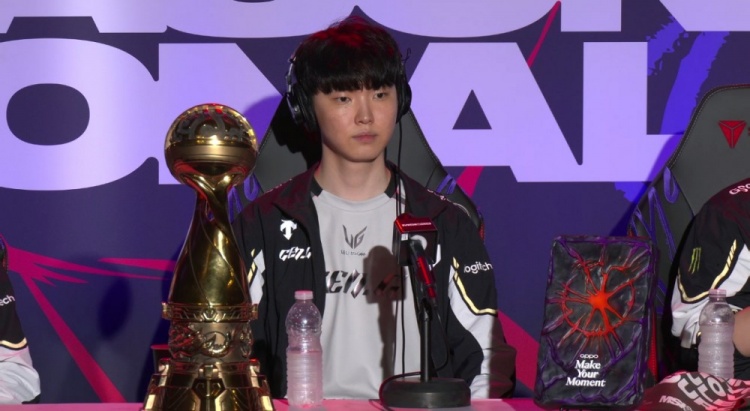 Chovy：伴随着我的成长 我和团队之间的联动做的越来越好
