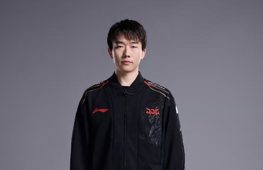 JDG粉丝热议Missing离队：jdg滚哈 皮冻今年想蠕到世界赛得请高人了