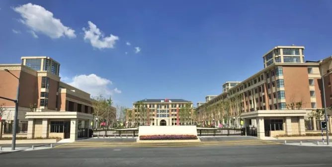 南京师范大学附属中学秦淮科技高中有几个校区 地址在哪？