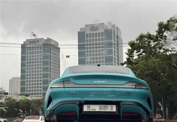 现代汽车"偷师"中国技术！多台小米SU7现身首尔研究所
