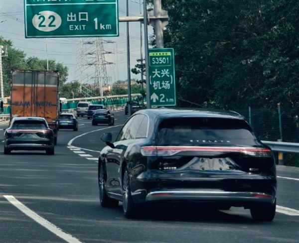 可能是中国最好卖的行政旅行车！享界S9T实车曝光：高端感十足