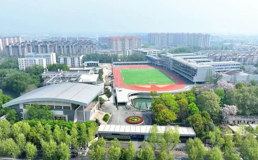 江苏省六合高级中学有几个校区 分别在什么位置？