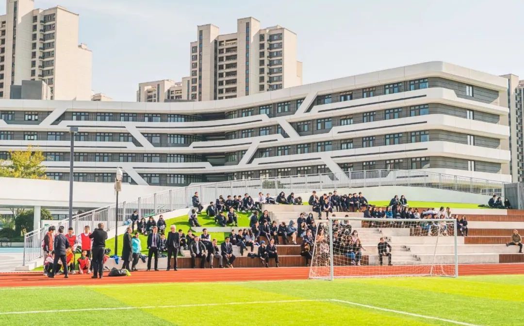 南京金地未来学校是公立还是私立,是重点中学吗？