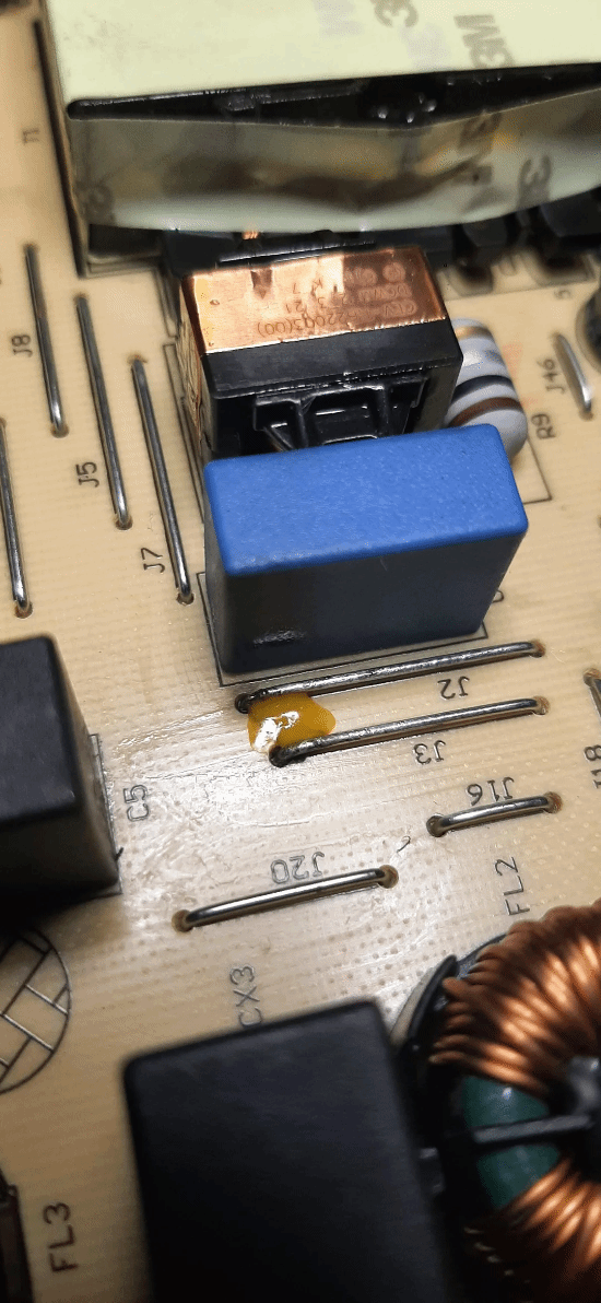恶心慎入！玩家买二手PS5 Slim里面都是蟑螂尸体