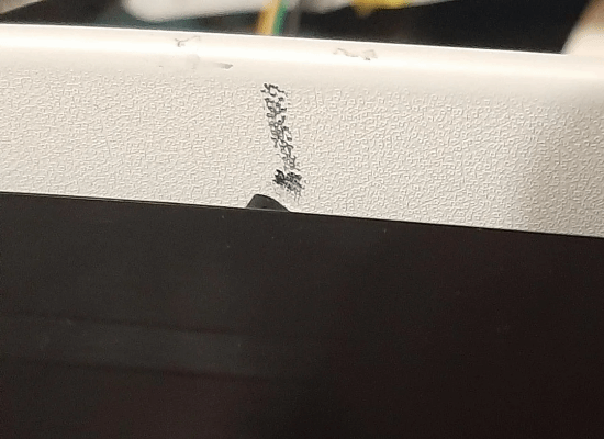 恶心慎入！玩家买二手PS5 Slim里面都是蟑螂尸体